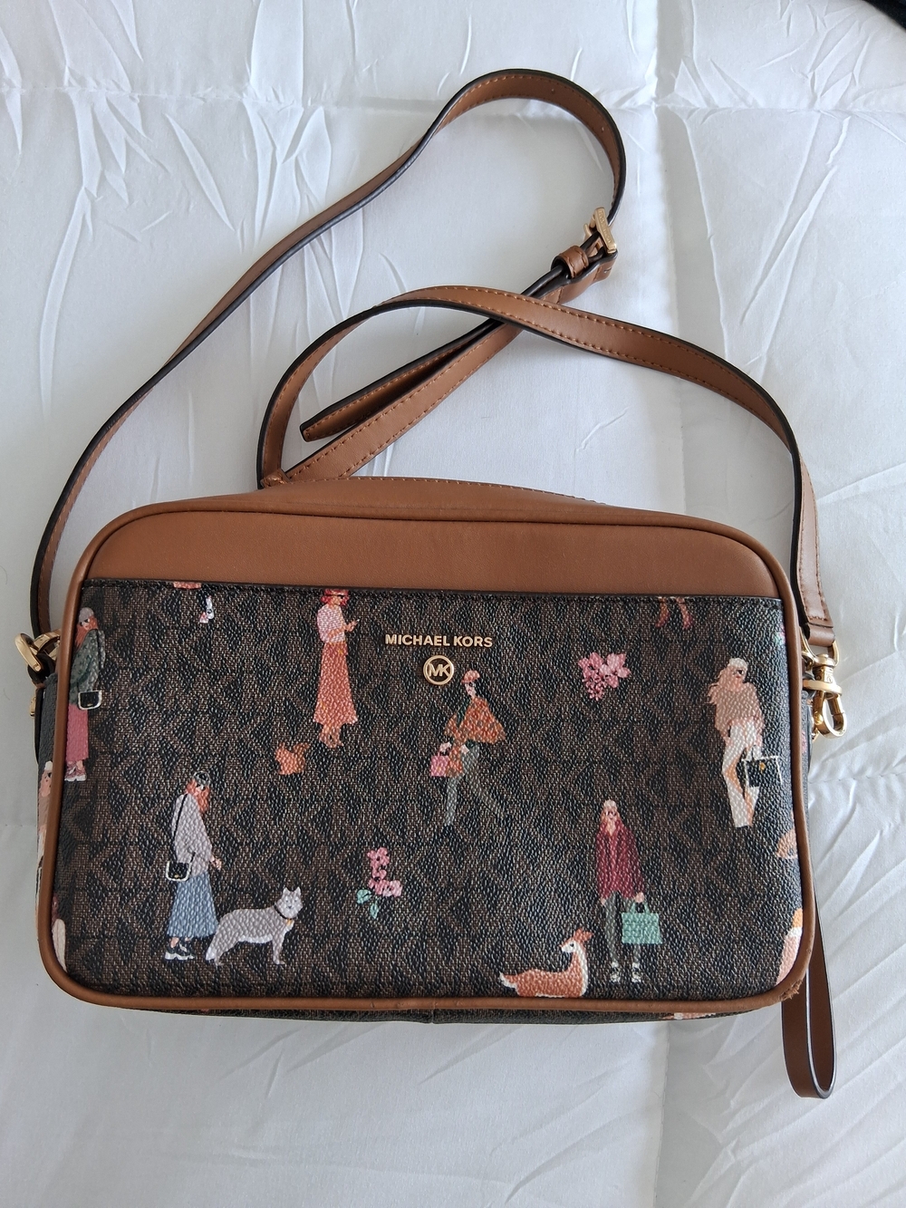 Michael Kors Jet Set Girls Crossbody Bag.